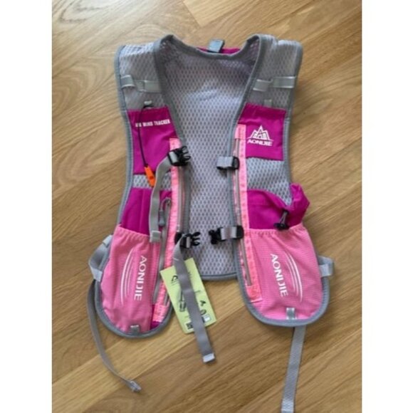 Hydration Vest Pack Backpack 5L Marathoner Running Race Hydration Vest - Picture 1 of 2